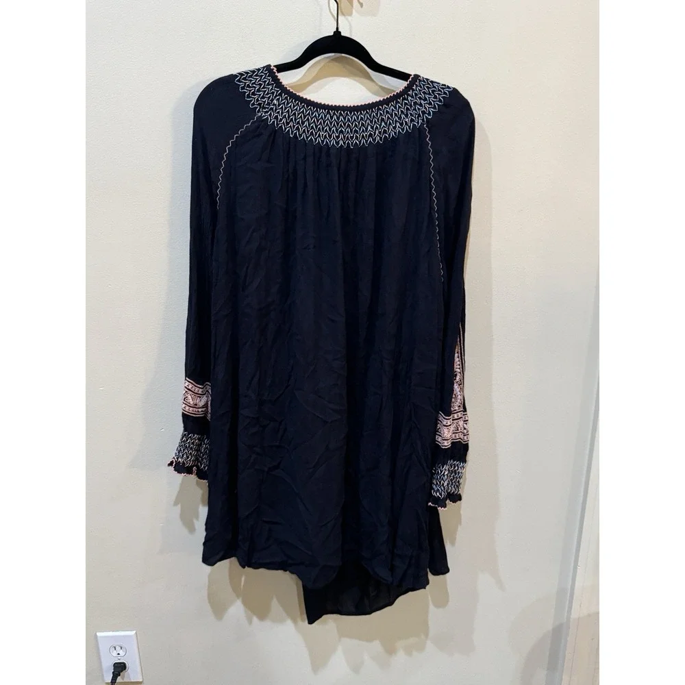 Free People Wind Willow Bohemian Peasant Mini Dress Size Large Navy Embroidered
